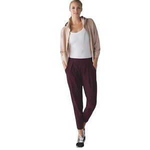 Lululemon &Go City Jogger Size 10 (approx) Burgundy Swift Fabric